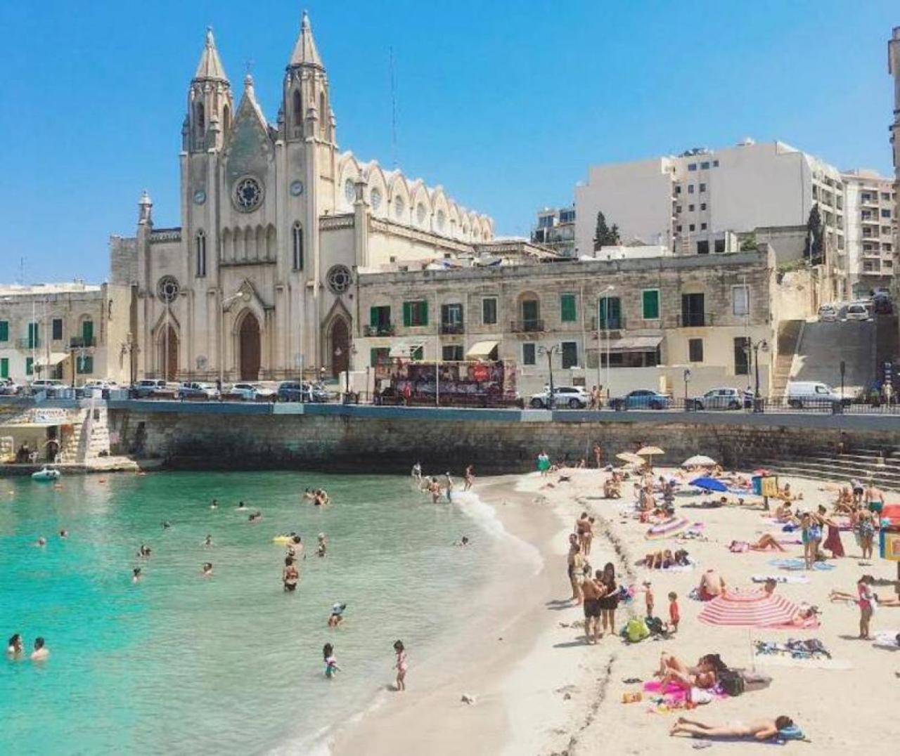 St Julians - Balluta Bay Large 3 Bedroom Apartment Sliema Ngoại thất bức ảnh