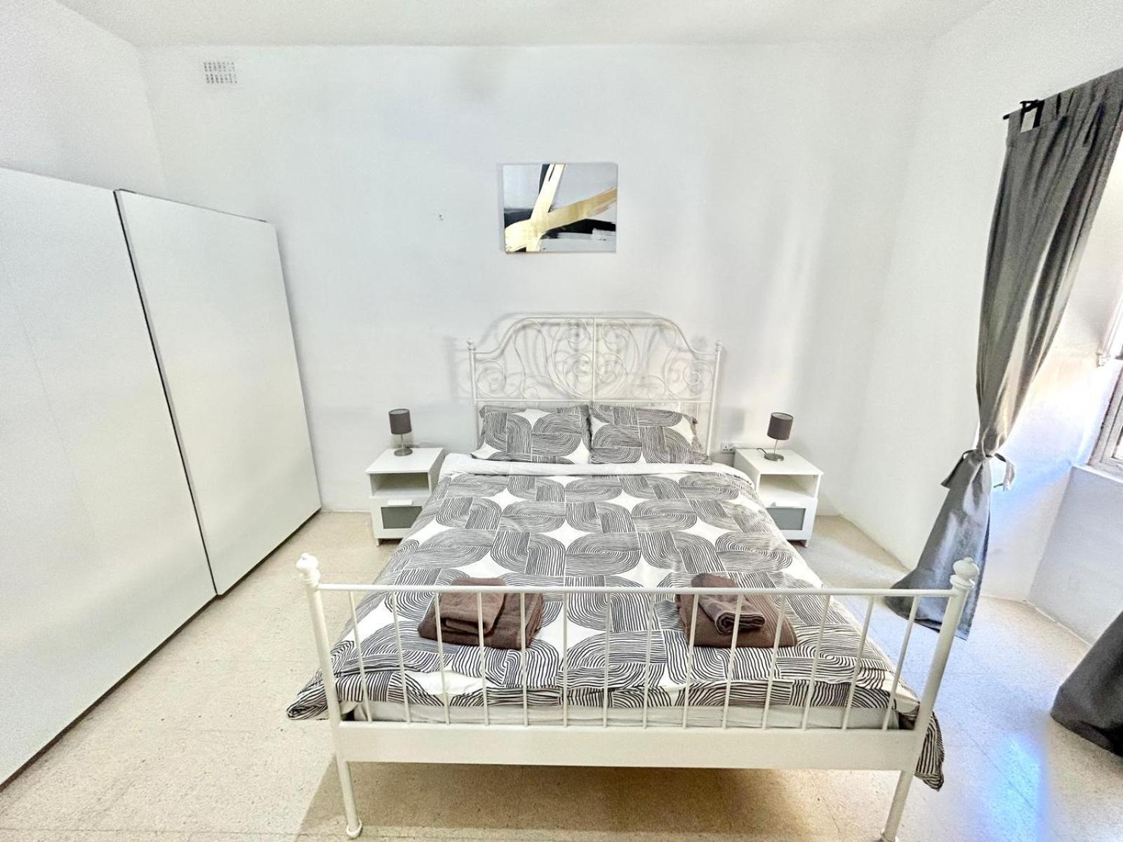 St Julians - Balluta Bay Large 3 Bedroom Apartment Sliema Ngoại thất bức ảnh